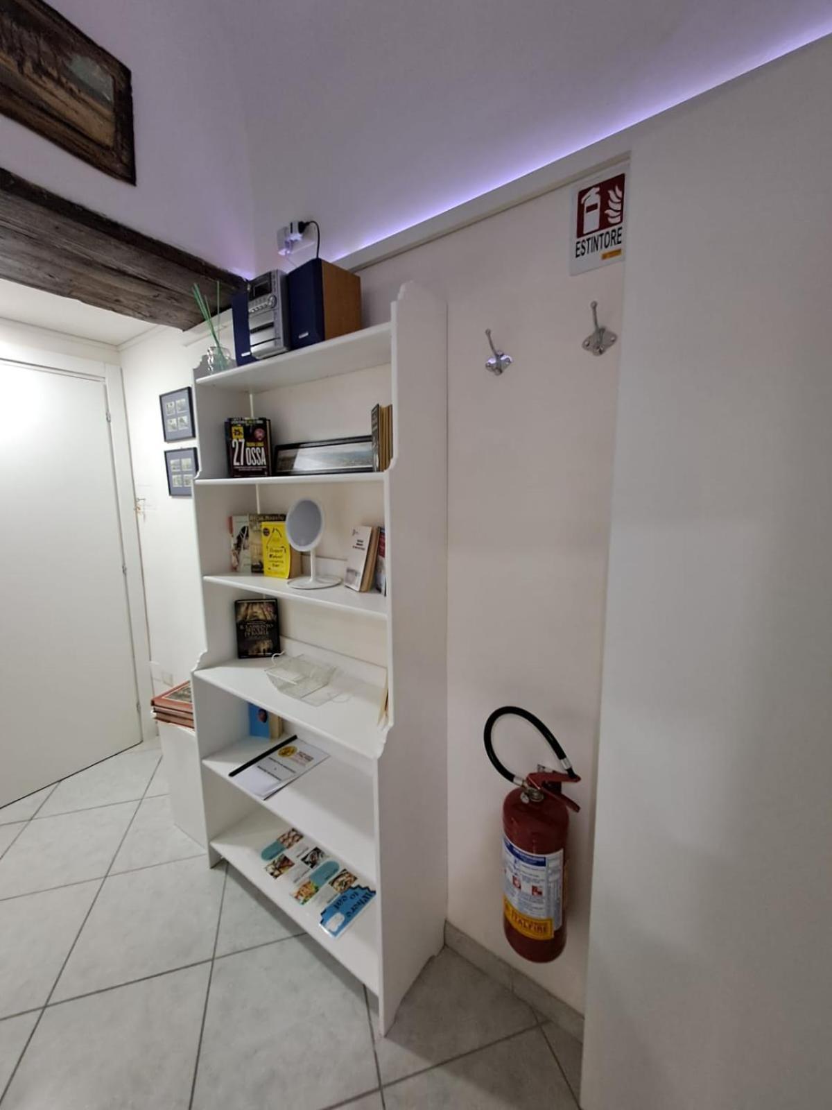 Apartment Casa Sulla Nuvola Duomo Centro Storico Di Naples