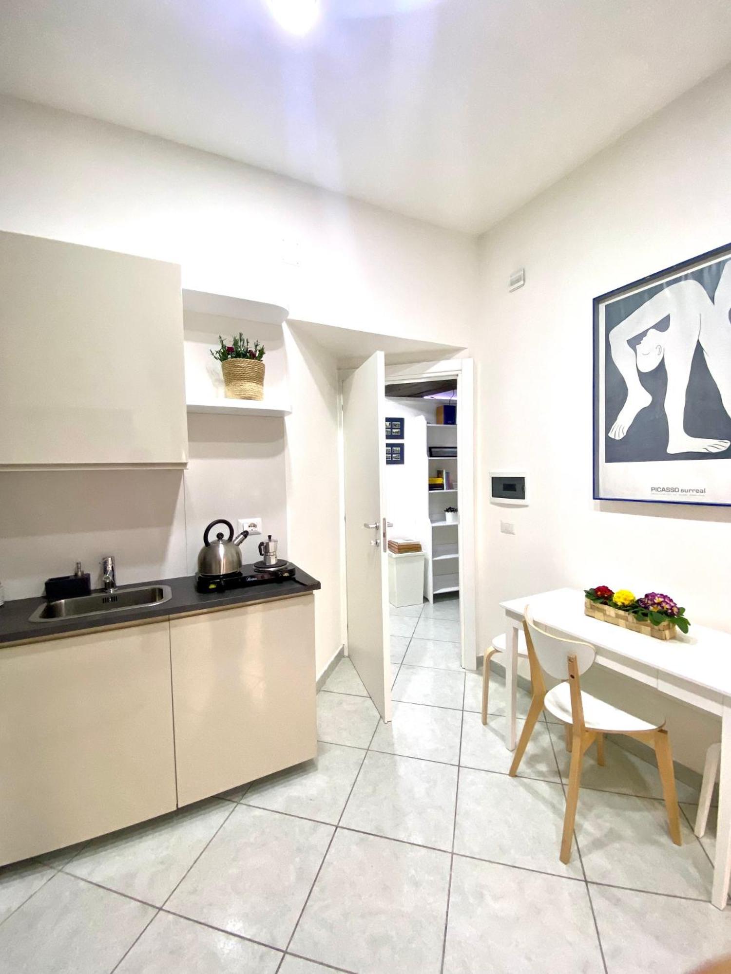 Apartment Casa Sulla Nuvola Duomo Centro Storico Di Naples